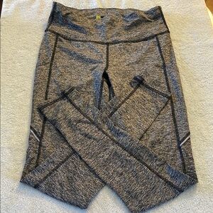 Xersion Gray Leggings with Wide Waistband and Geometric Seams
